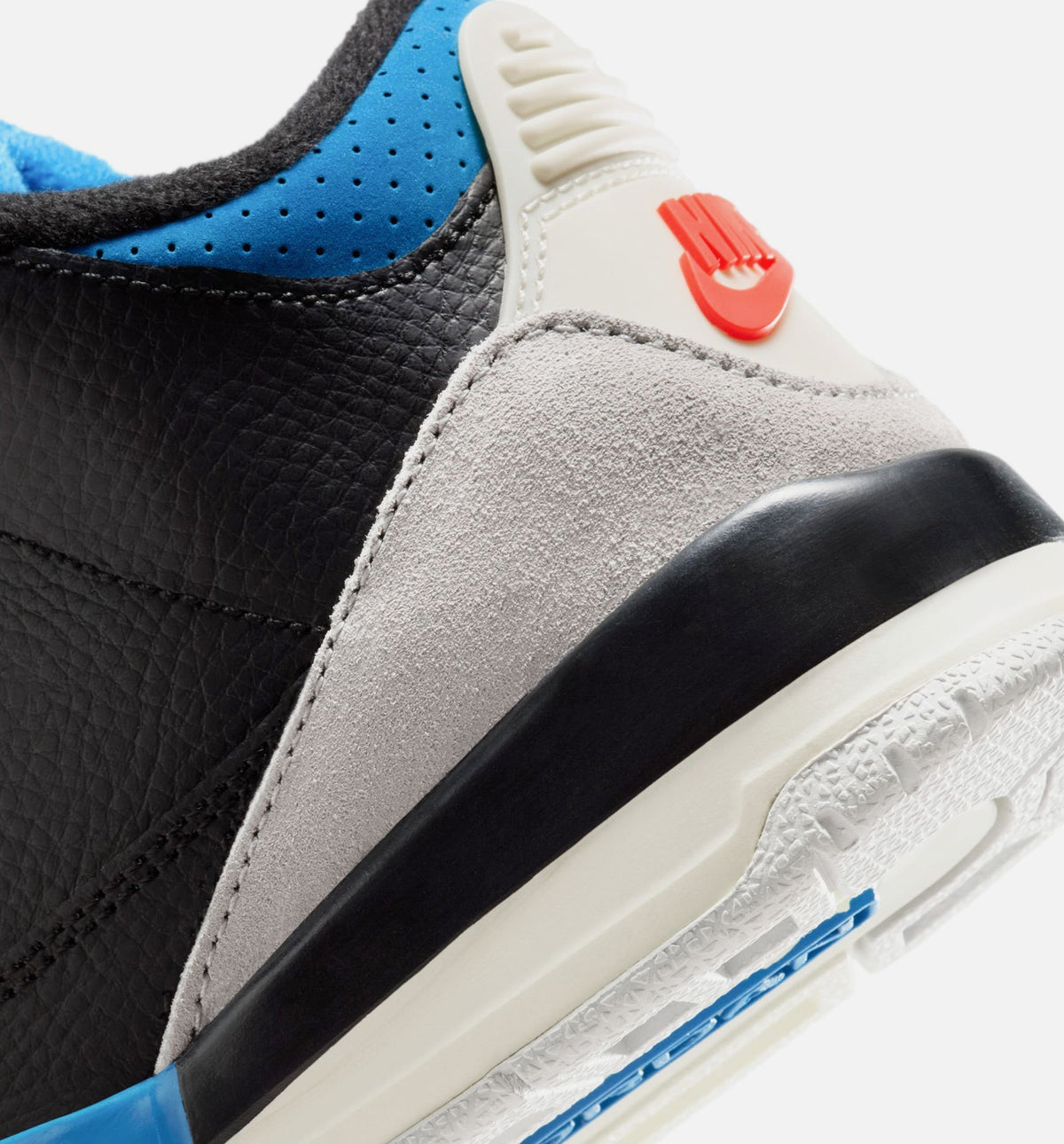 Air Jordan 3 Retro OG 'Rare Air' Preschool - Black/Chile Red/Neutral Grey