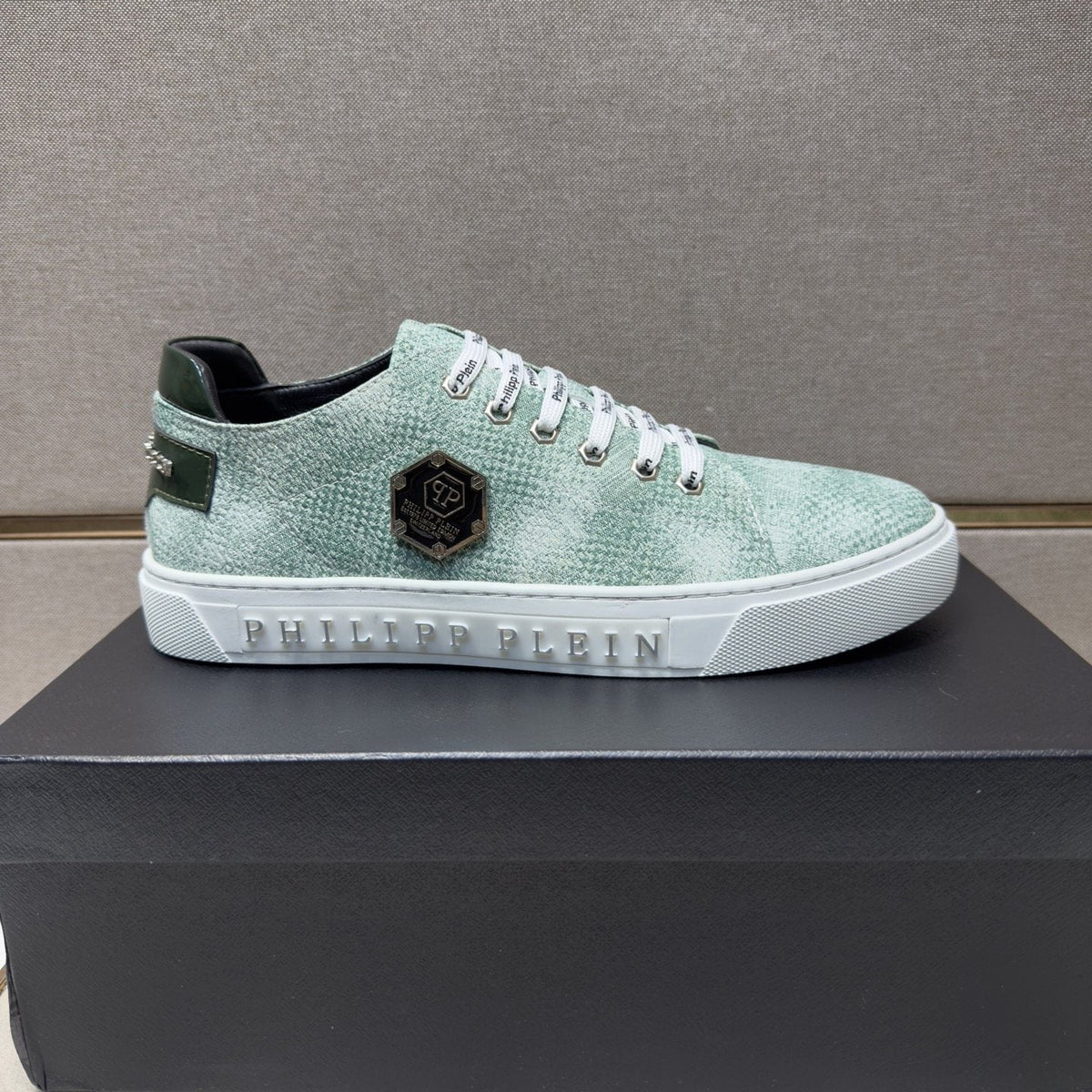 Philipp Plein Men's Textured Low-Top Sneakers - Hexagonal Side Emblem